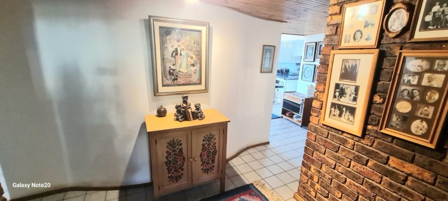 4 Bedroom Property for Sale in Wavecrest Eastern Cape